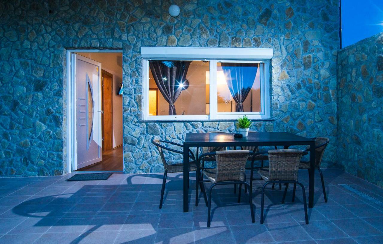 Black Queen Guesthouse Grabovac  Zewnętrze zdjęcie