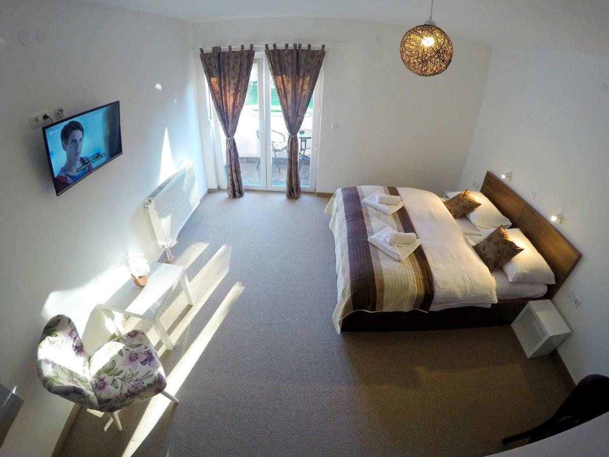 Black Queen Guesthouse Grabovac  Zewnętrze zdjęcie